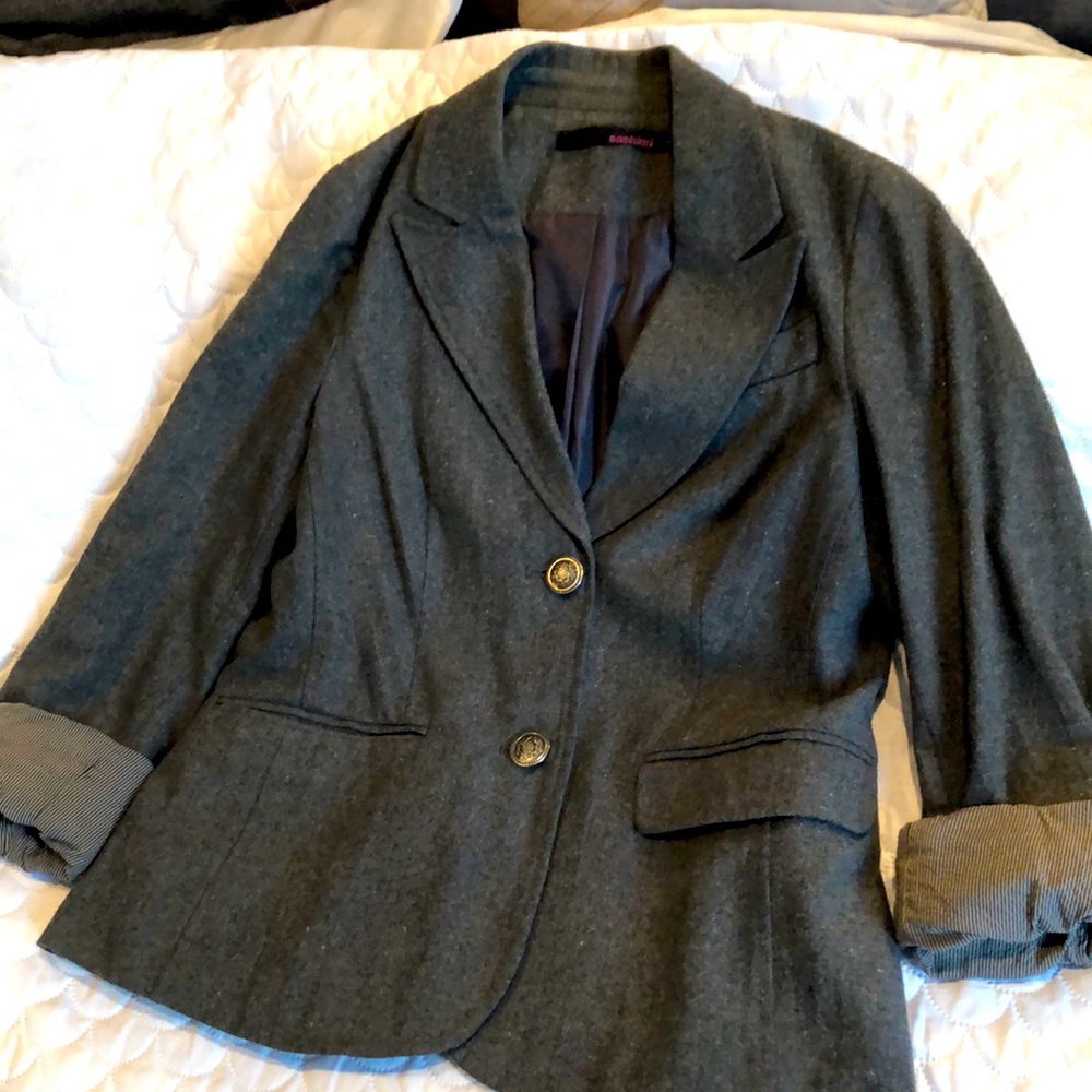 Sashimi large gray lightweight wool blazer with stripe roll up sleeve detail!